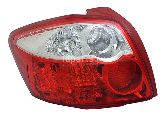FEU ARRIERE TOYOTA AURIS 2010 2012 GAUCHE - RT MAROC