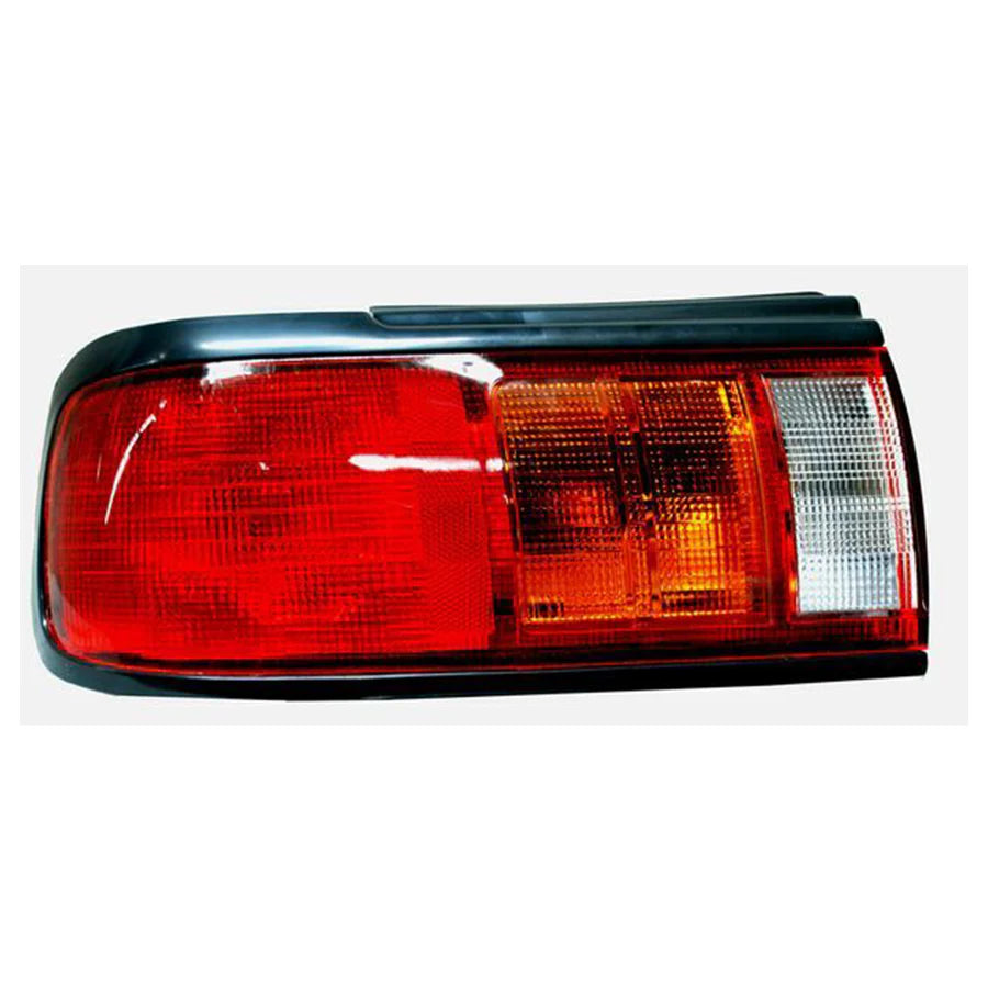FEU ARRIERE NISSAN B13 1992 GAUCHE - RT MAROC