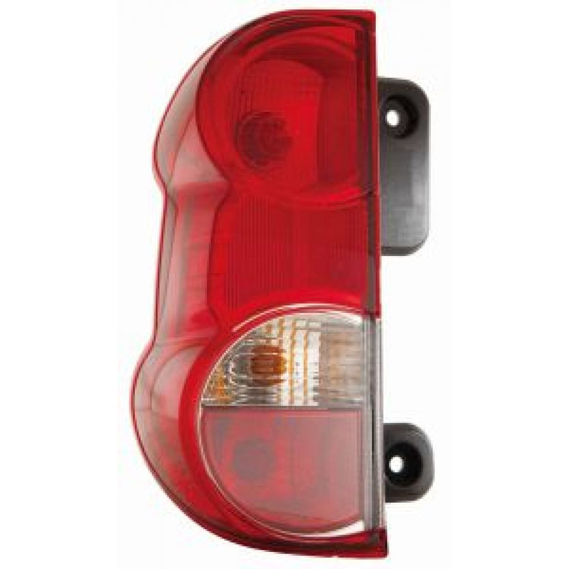 feu arriere Nissan nv200 gauche - RT MAROC