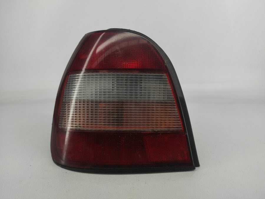 FEU ARRIERE NISSAN SUNNY 1990 GAUCHE - RT MAROC