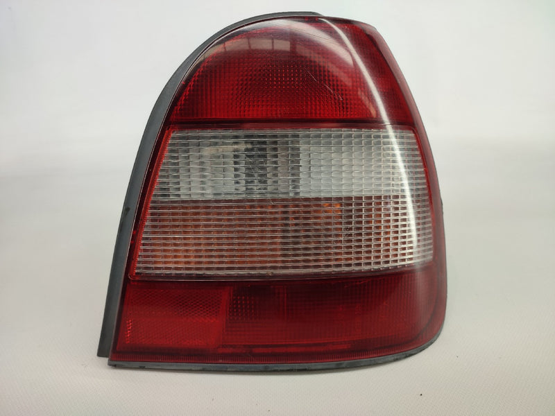 FEU ARRIERE NISSAN SUNNY 1990 DROIT - RT MAROC
