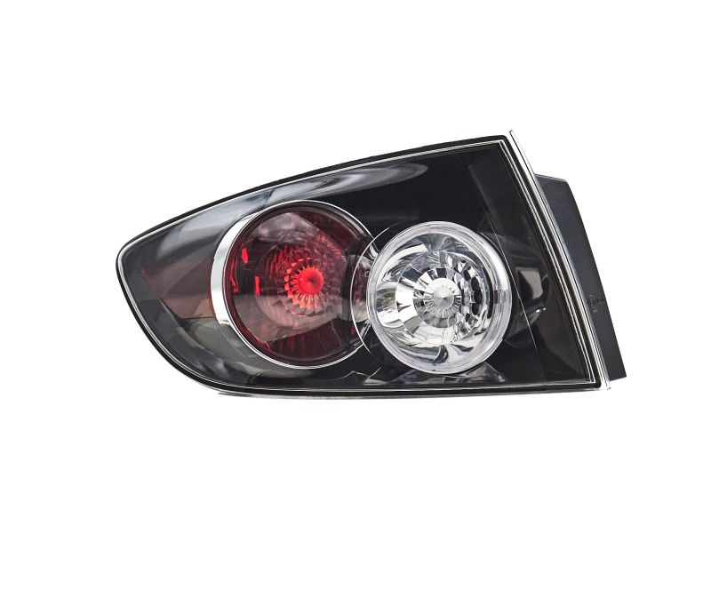 FEU ARRIERE MAZDA 3 2003 CHROME 4 PORTES GAUCHE - RT MAROC