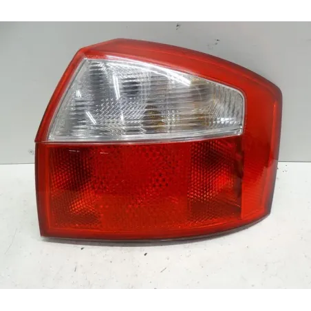 feu arriere audi a4 2004 droit sedan