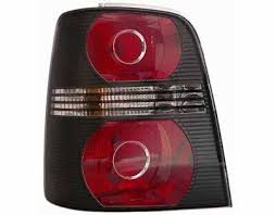 feu arriere volkswagen touran 2006 gauche fume