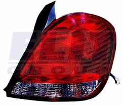 feu arriere Nissan sunny 2004 droit - RT MAROC