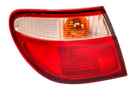 feu arriere Nissan almera 2000 gauche - RT MAROC