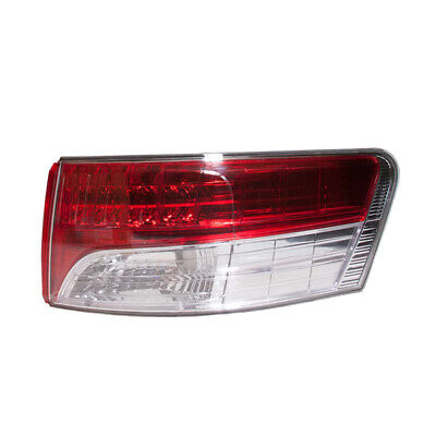 feu arriere Toyota avensis 2009 droit ext - RT MAROC